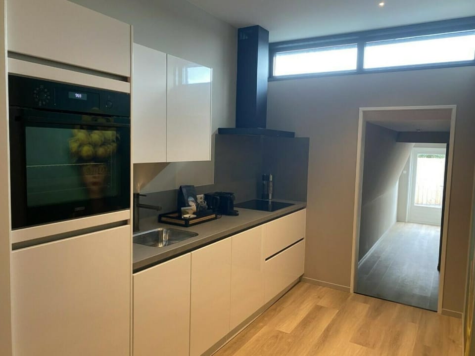 Welcome in - Luxe appartement hartje centrum, met balkon en airco - Ooststraat 8a, Domburg Apartment in Domburg