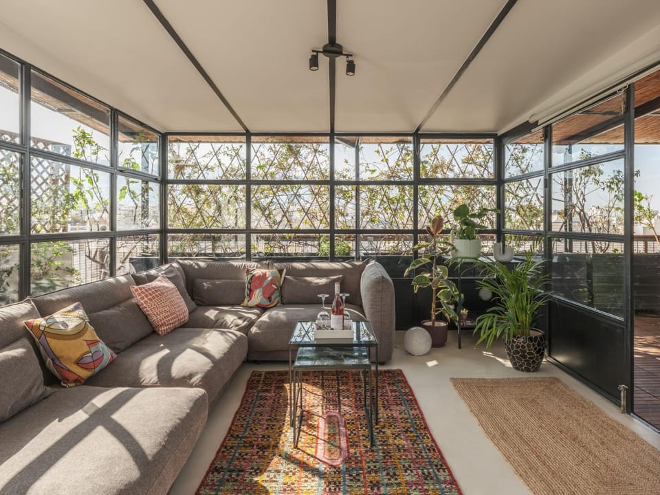 Unique solar penthouse with jacuzzi and sauna in central Athens Apartment in Athens