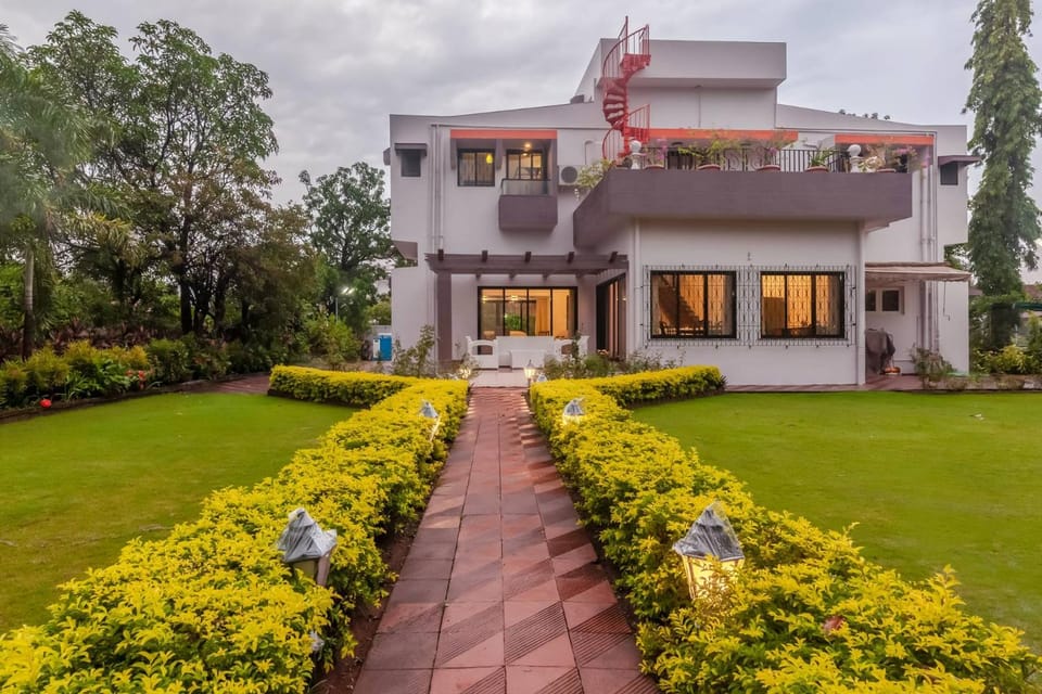 Property building, Garden