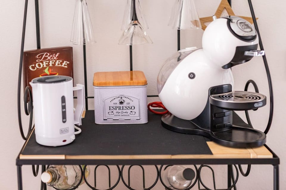 Coffee/tea facilities, Internal: Not applicable to any particular room