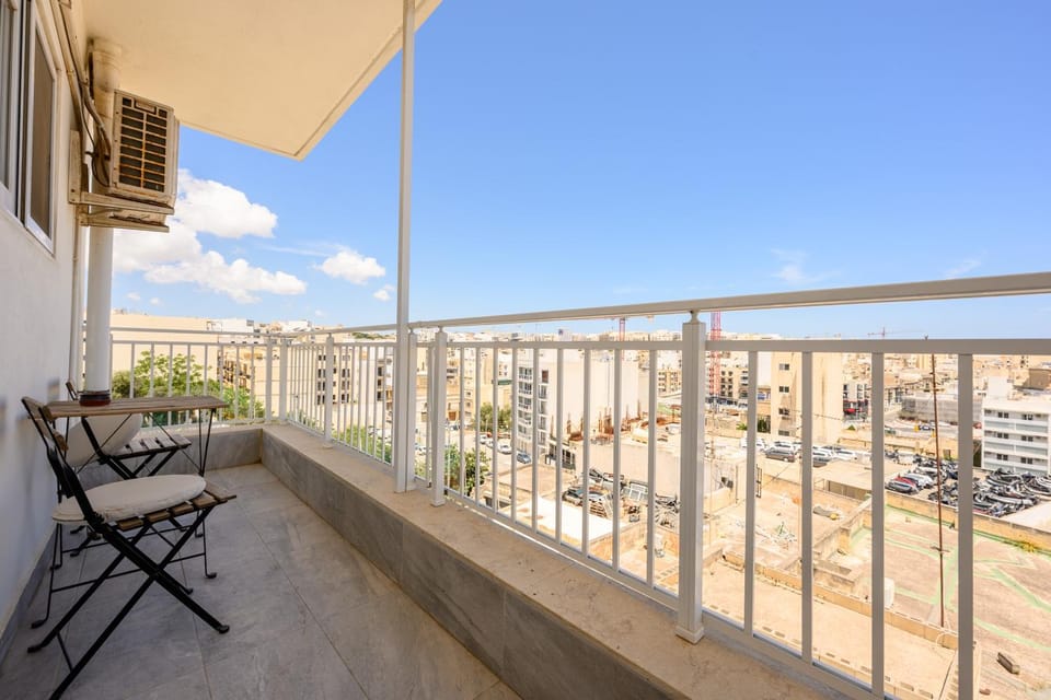 Day, View (from property/room), Balcony/Terrace, City view