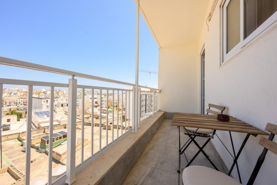 Day, View (from property/room), Balcony/Terrace, City view