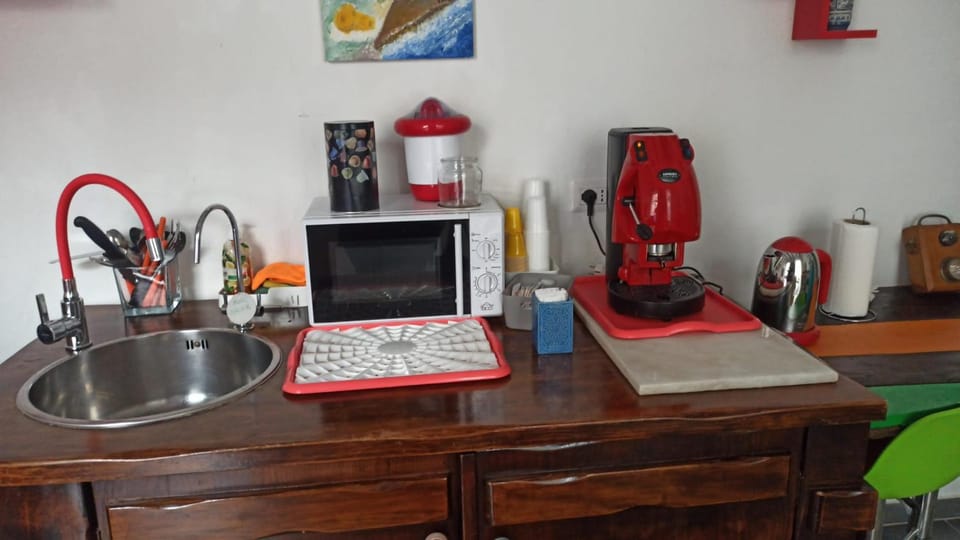Coffee/tea facilities, minibar