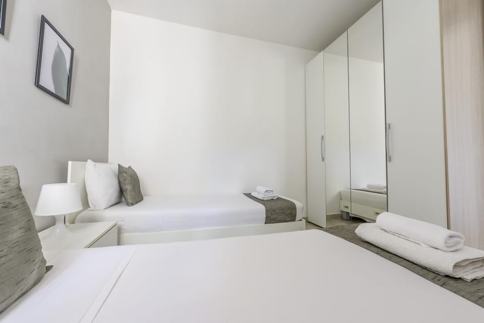 Bed, Bedroom, wardrobe