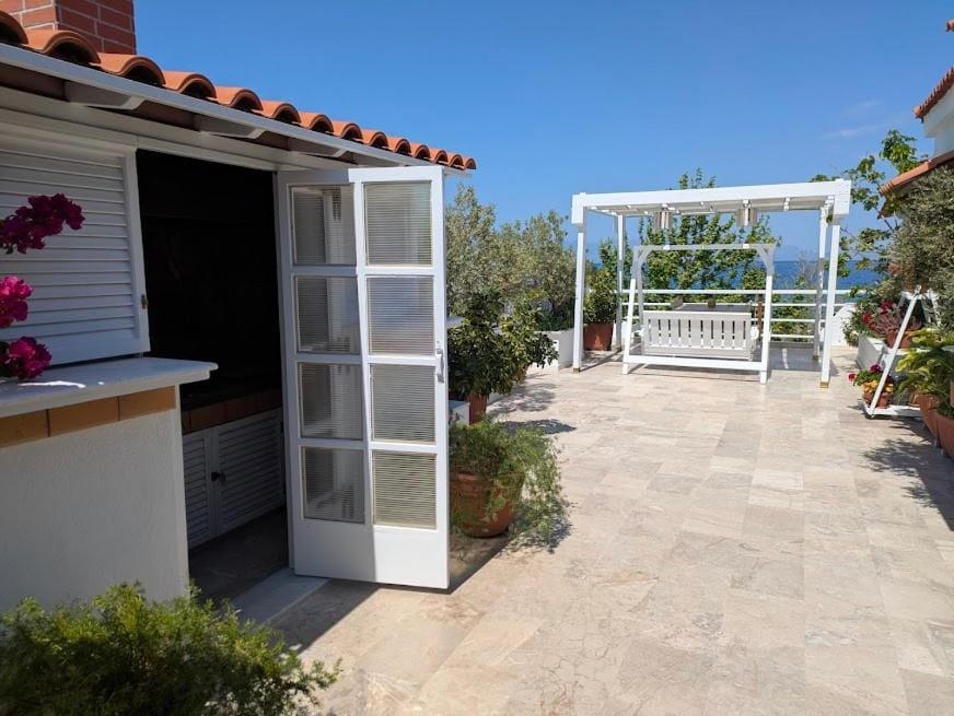 Sea View Roof Garden Apartment in Peloponnese Region
