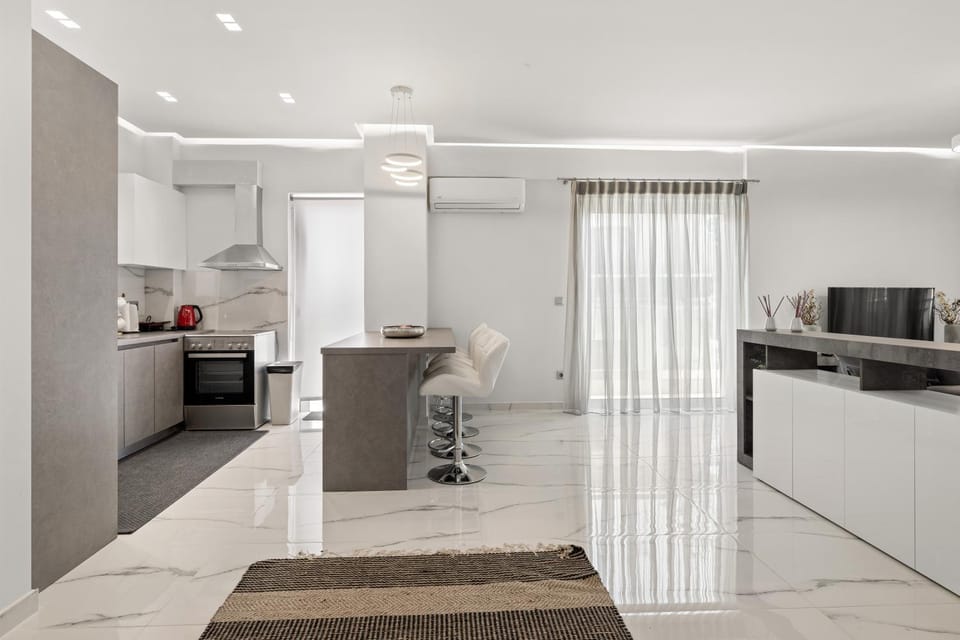 TV and multimedia, Kitchen or kitchenette, Living room, Seating area, Dining area, oven