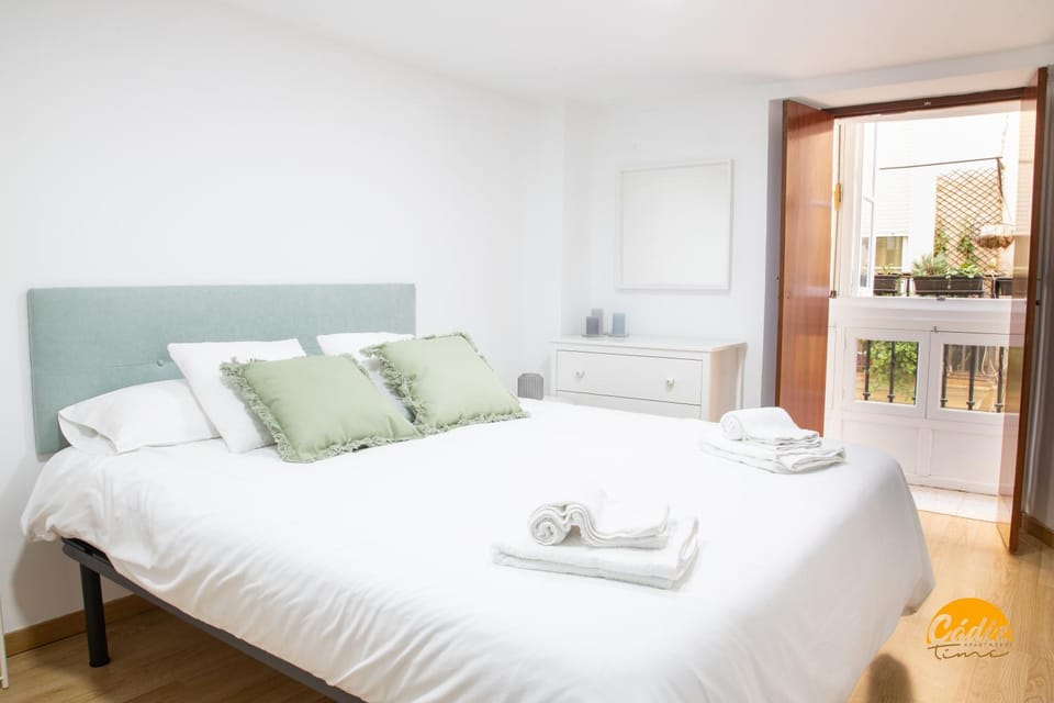 Bed, Photo of the whole room, Bedroom, towels, wardrobe