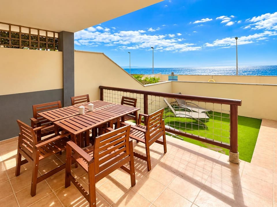 Sunny Beach Villa - El Medano House in Abona