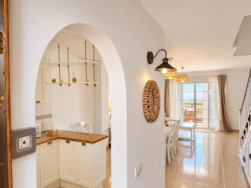 Sunny Beach Villa - El Medano House in Abona