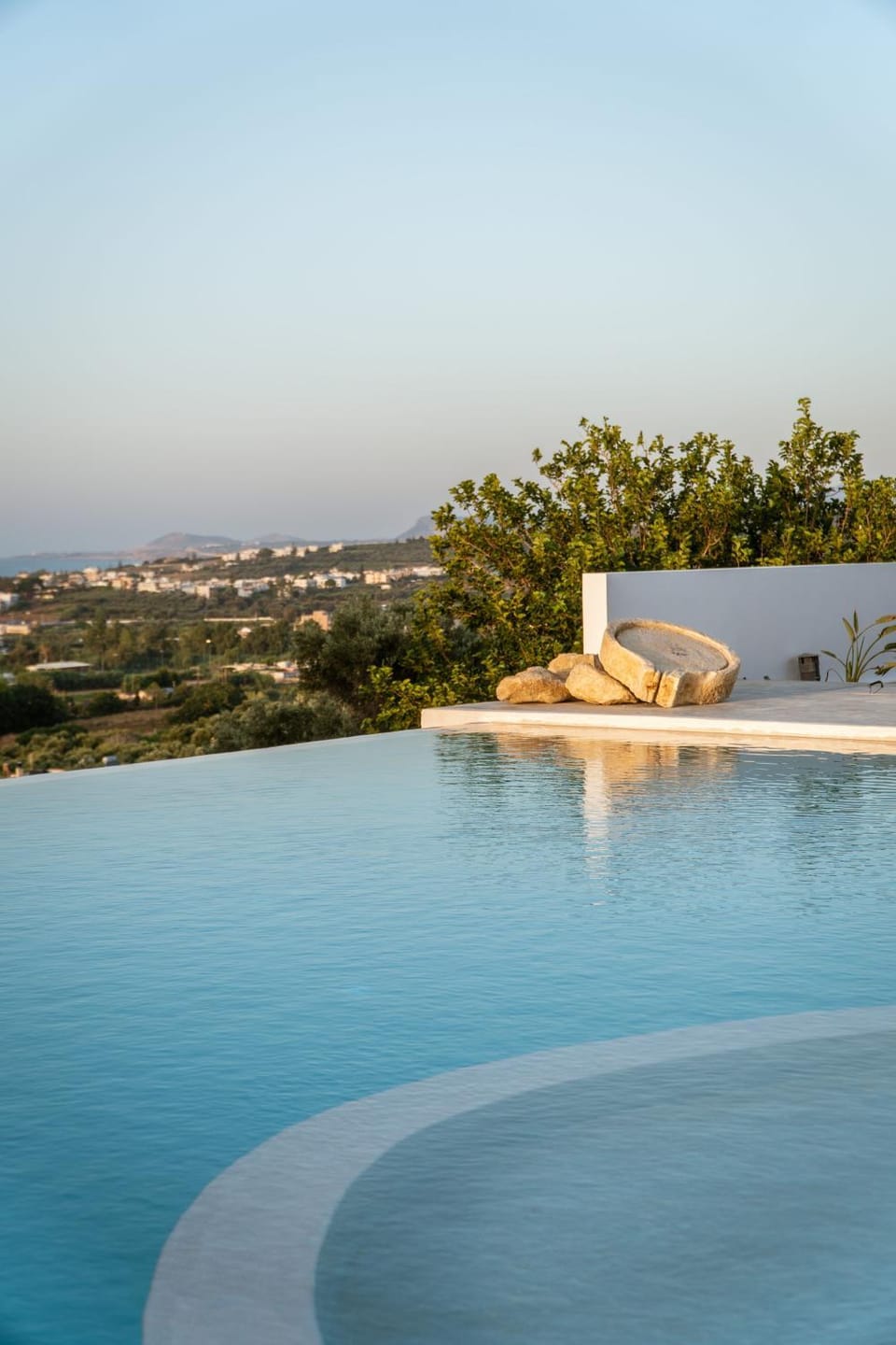 Day, Swimming pool, sunbed