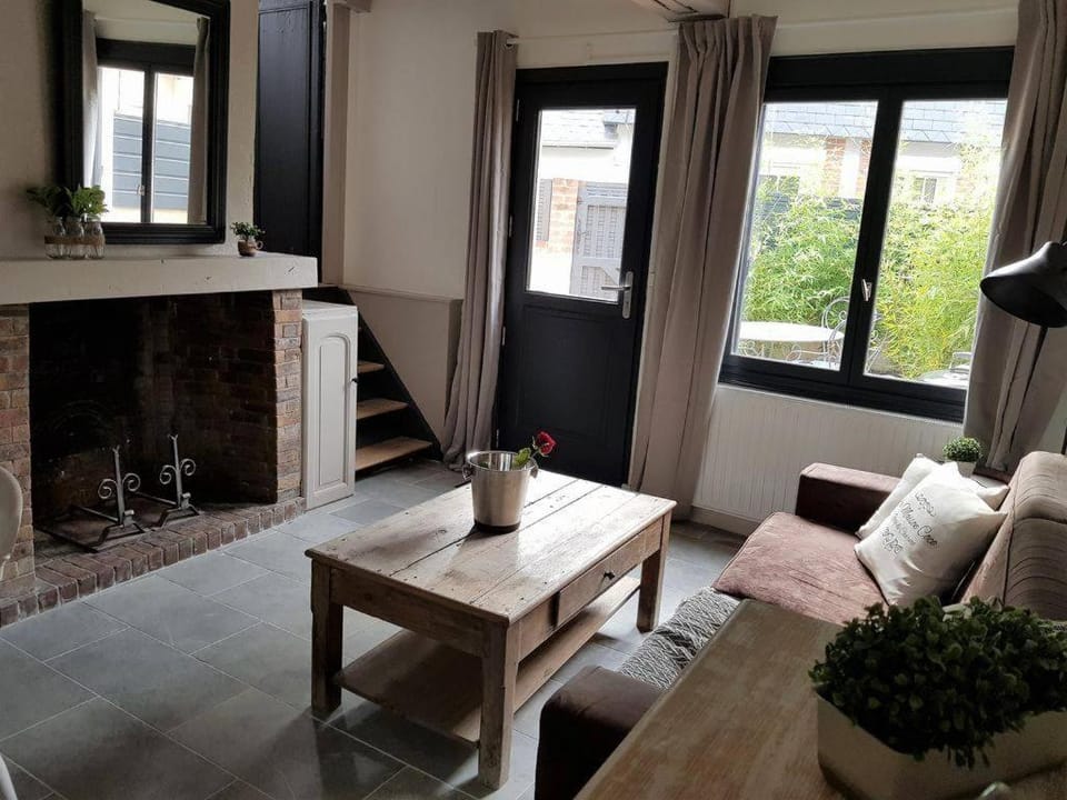 Living room, Seating area, Garden view