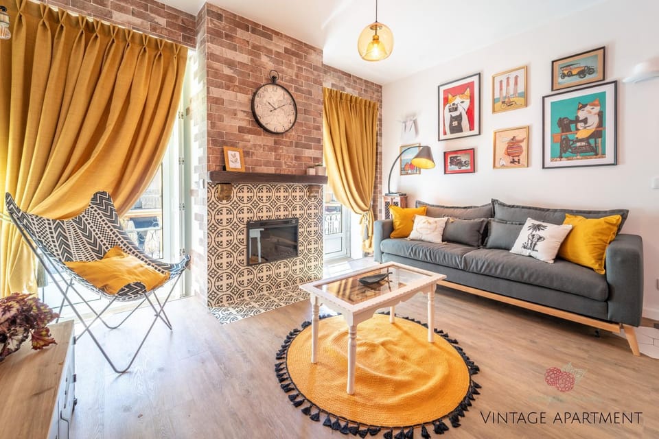 Balcony/Terrace, Living room, Seating area, Dining area, flat iron