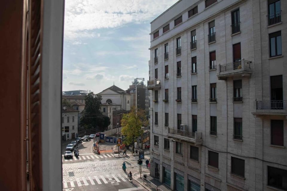 Property building, Street view