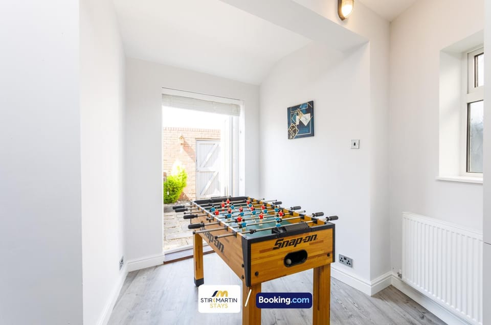 Game Room, Table tennis