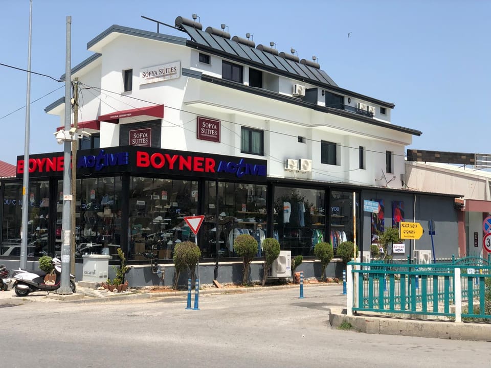 Property building, Day, Neighbourhood, Location