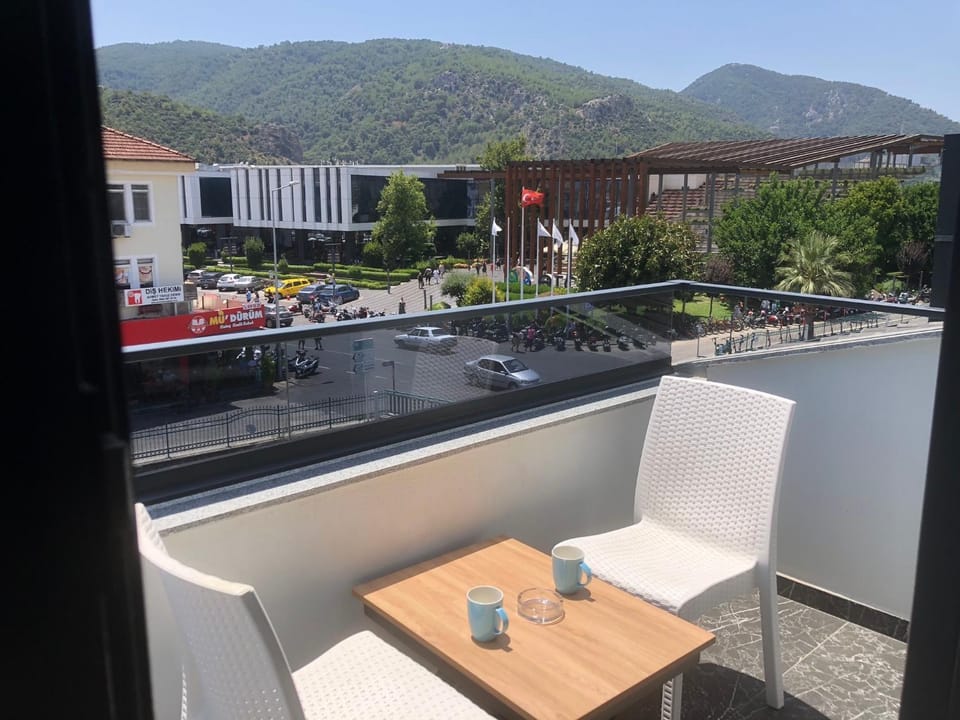 Neighbourhood, View (from property/room), Balcony/Terrace, Seating area, Dining area, Mountain view