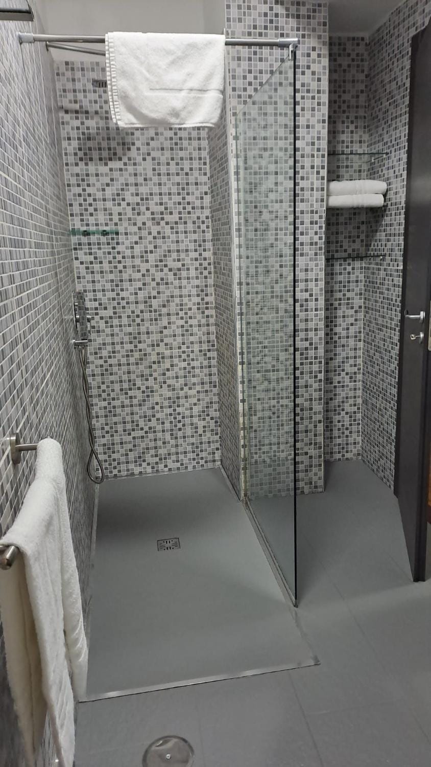 Shower, Bathroom