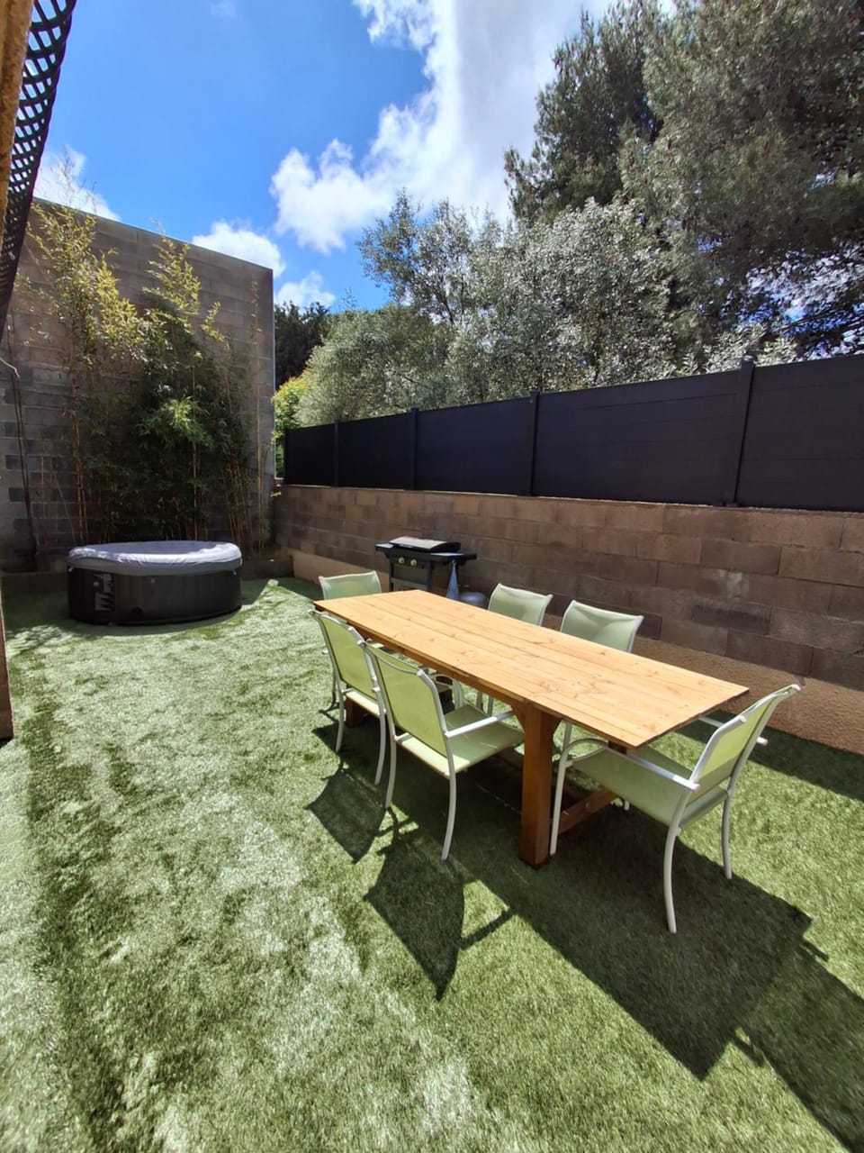 Le 421, Maison d'hôtes Jacuzzi entre amis,famille Vacation rental in Béziers