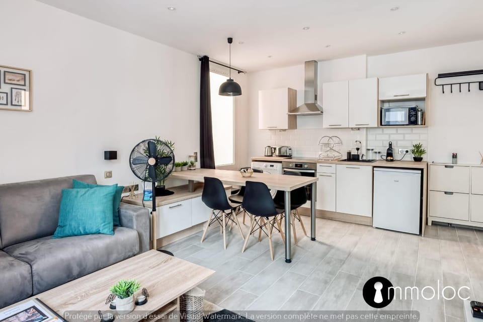Hyper central studio 2 minutes walk from "Nice Etoile" Apartment in Nice