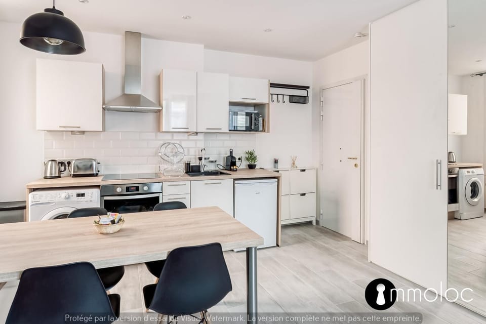 Hyper central studio 2 minutes walk from "Nice Etoile" Apartment in Nice