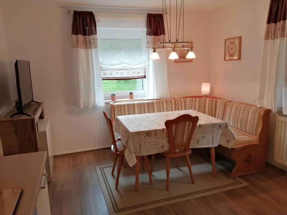 TV and multimedia, Dining area