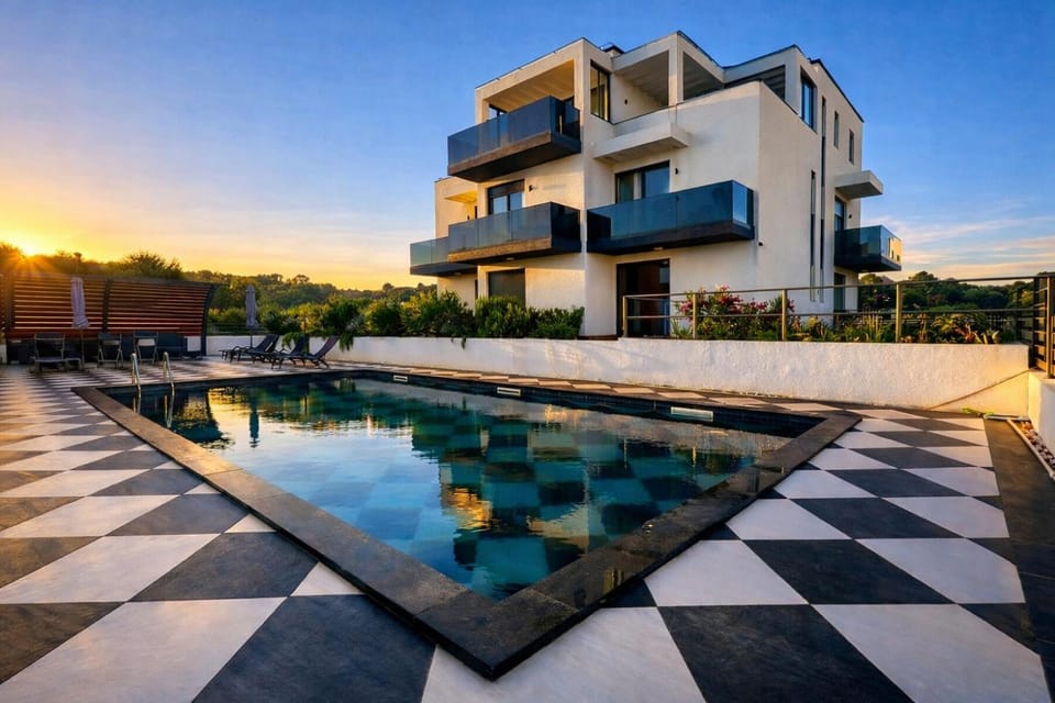 Swimming pool