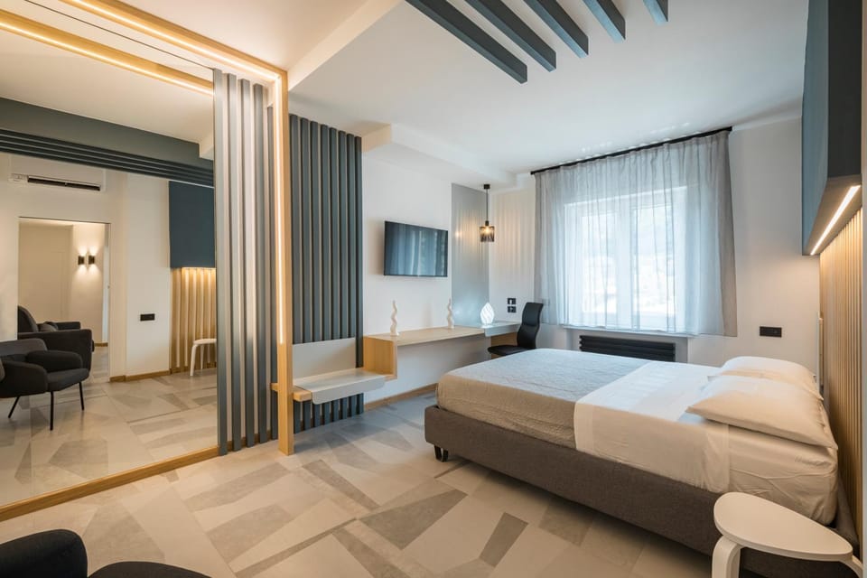 Photo of the whole room, Bedroom