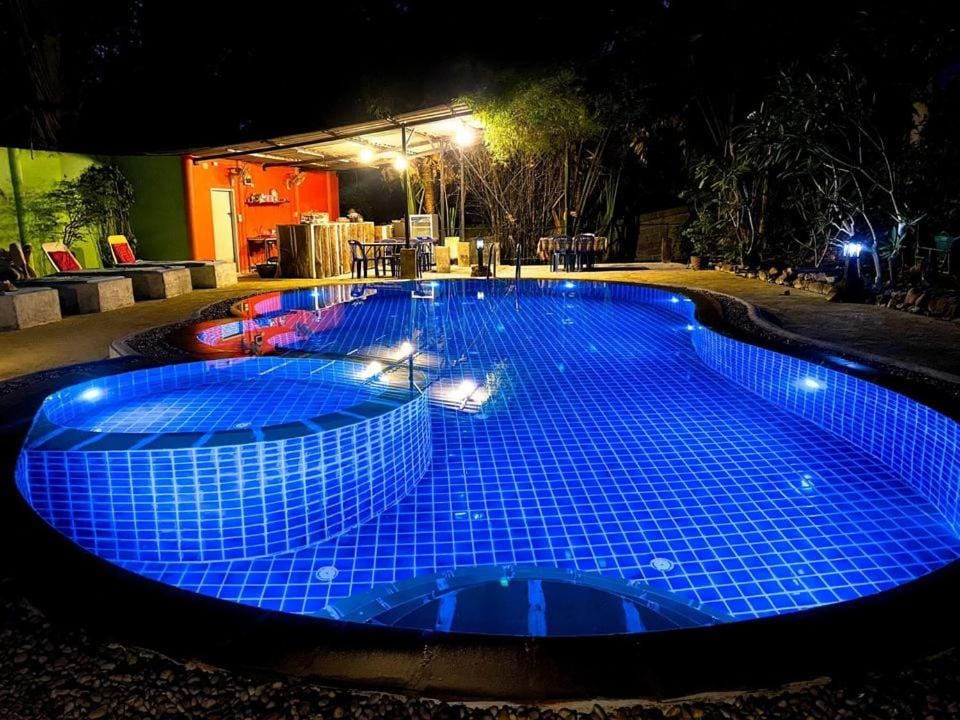 Kamrai Homestay Resort in Koh Chang Tai