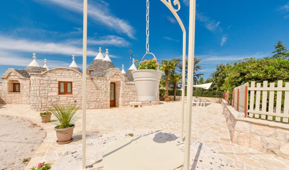 Trulli Colebè with Private pool Apartment in Province of Taranto