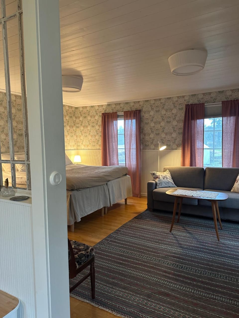 Photo of the whole room