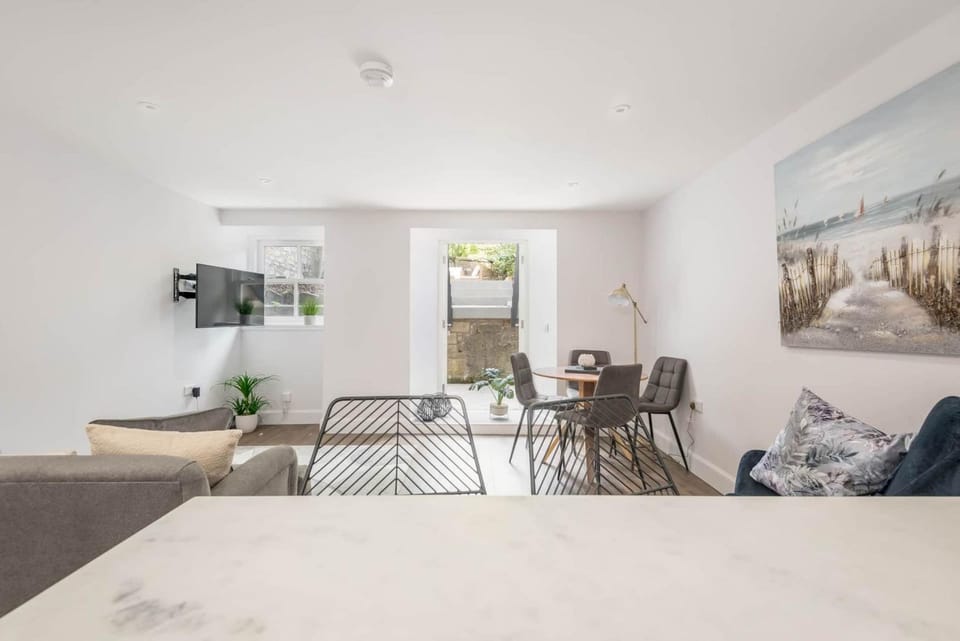 Communal lounge/ TV room, Living room