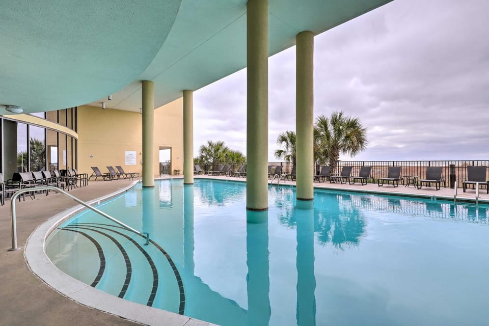 Dauphin Island Condo w/ Pool, Balcony & Ocean View House in Dauphin Island