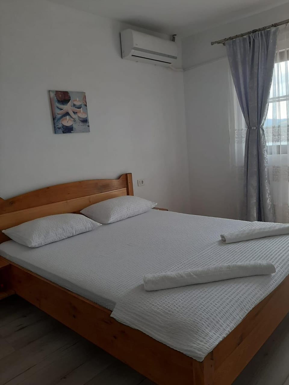 Bed, Photo of the whole room, Bedroom, towels, air conditioner