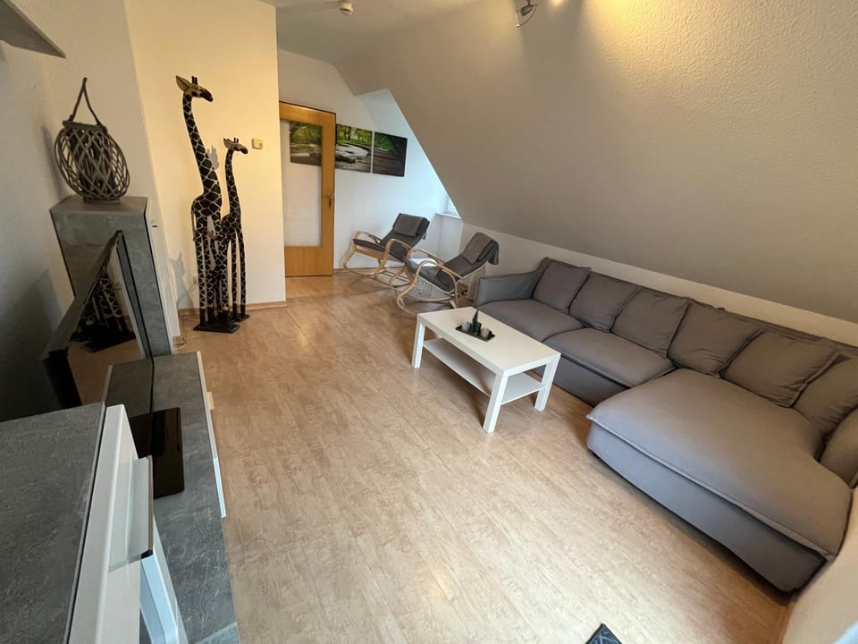 Communal lounge/ TV room, TV and multimedia, Living room, Seating area