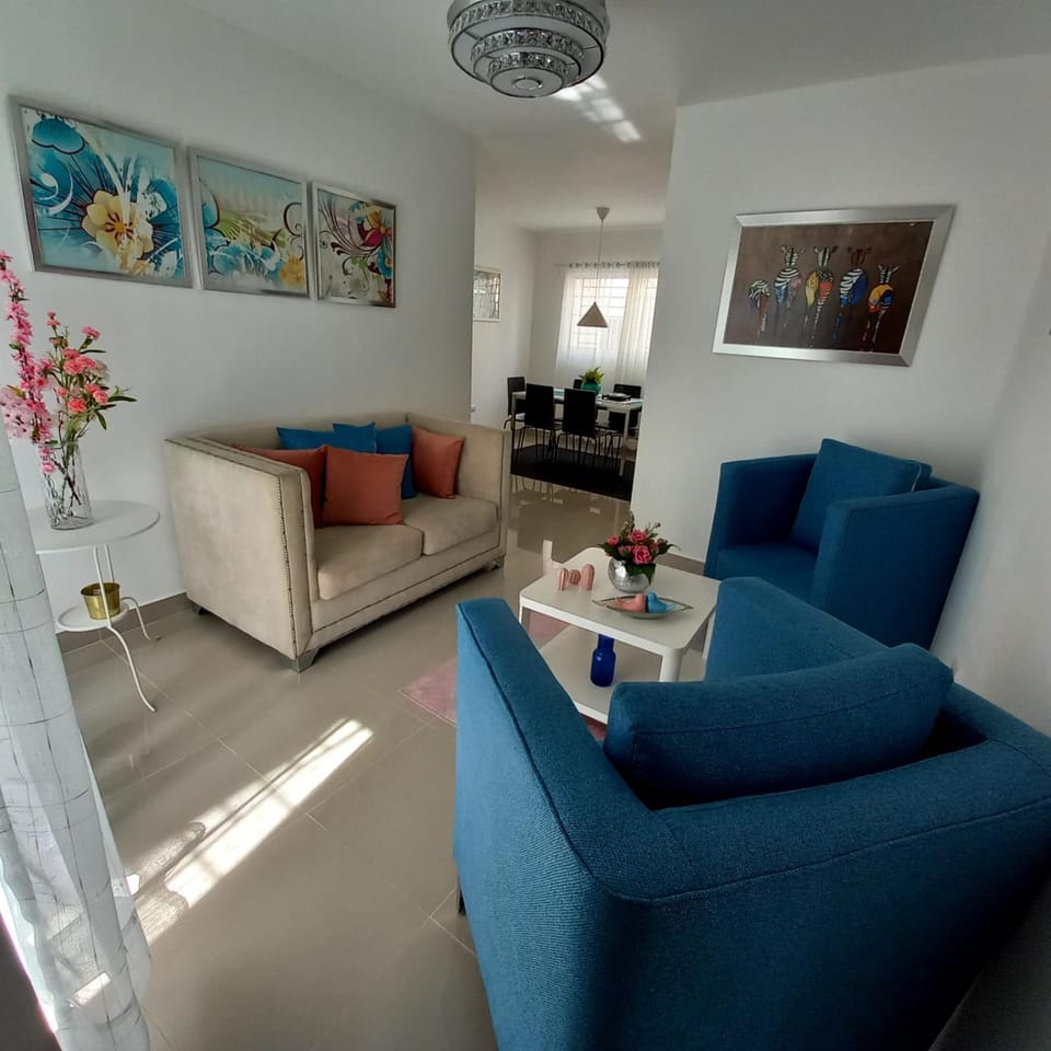 Confortable apartamento de 3 tres habitaciones, con hermosa vista de area verde, ademas de piscinas y juegos infantiles en area recreativa Apartment in Gurabo