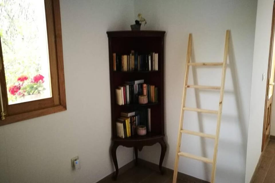 Villa Abad, finca rústica con casa y piscina Villa in O Morrazo