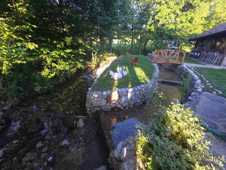 Vikendica, Bazen, Šedrvan, Rafting na Uni, Quad House in Lika-Senj County