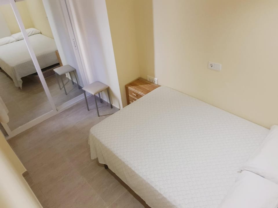 2ª LINEA PLAYA LEVANTE APT PARA 2 ADULTOS,--Aire acondi, piscina, opción "garaje EXTRA" Apartment in Benidorm