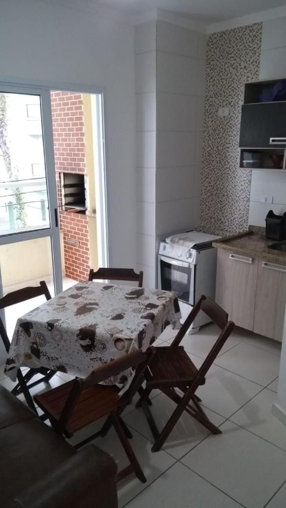 Apartamento a 50 metros da praia Apartment in Ubatuba