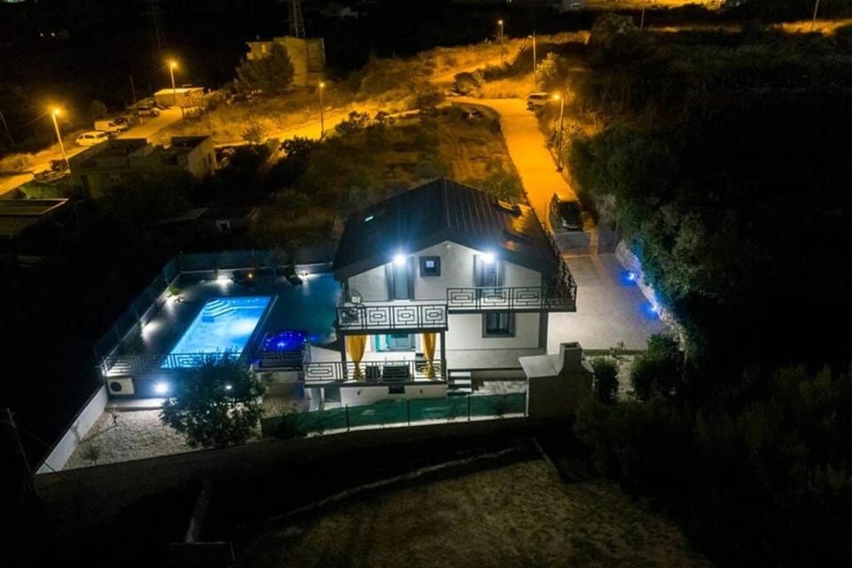 Luxury villa Stocia Split with swimming pool, sauna and jacuzzi in a peaceful location in Split House in Split
