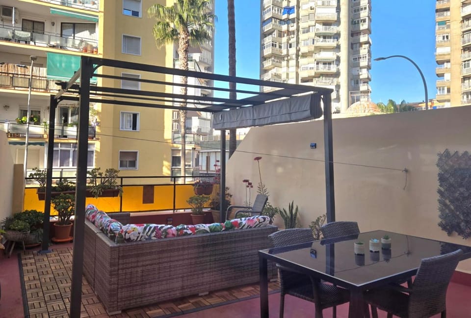 City Central Apartment with large patio BY NAMASTE ELITE Apartment in Torremolinos