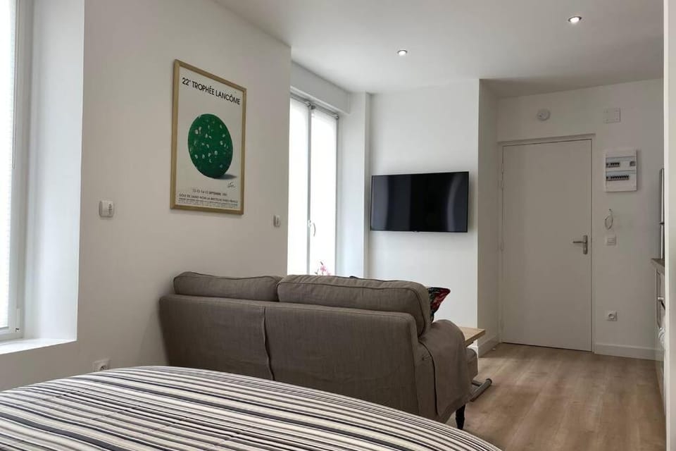 Studio 25m2 climatisé-parking privé - Lycée Roosevelt - Arena - Gare Apartment in Reims