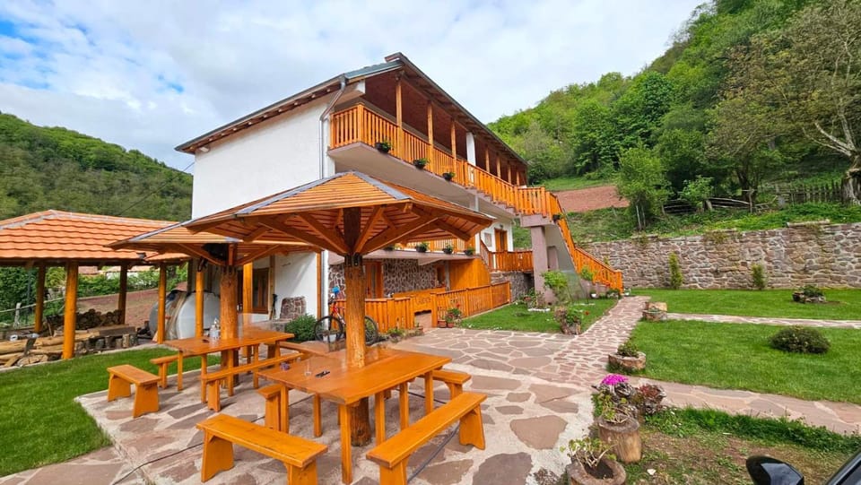 Kuca Stojanovica Topli Do Apartment in Serbia