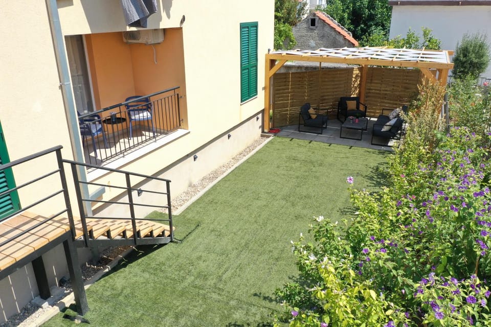 Property building, Patio, Garden, Garden view