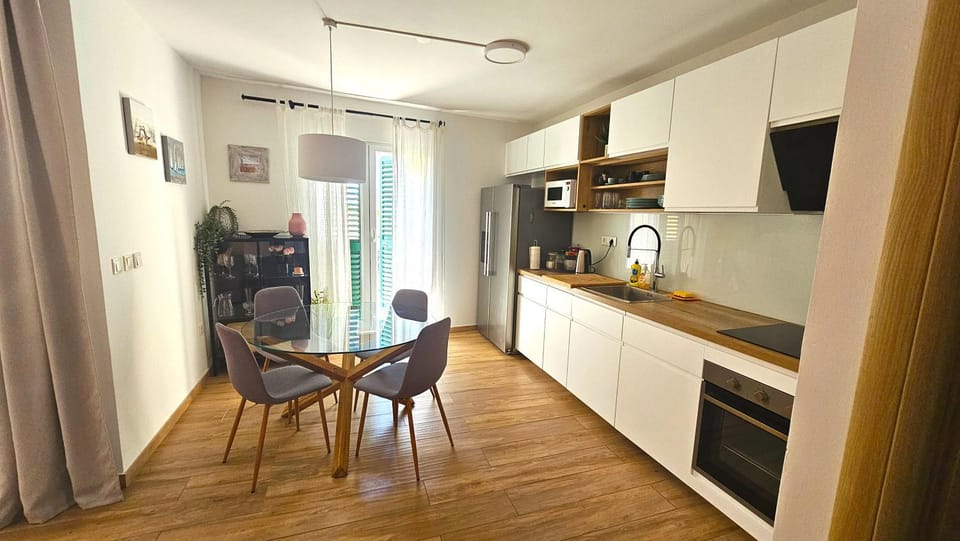 Kitchen or kitchenette, Living room, Dining area, oven, stove, kitchen