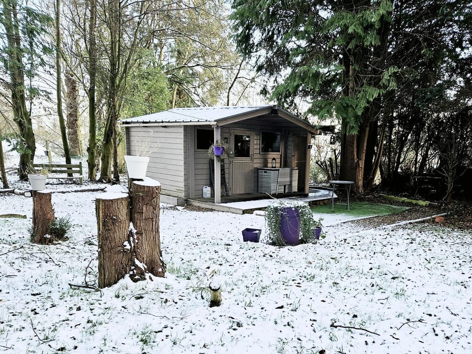 Cabane 5km Etretat Bed and Breakfast in Normandy