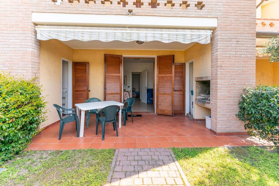 Patio, Facade/entrance, Garden