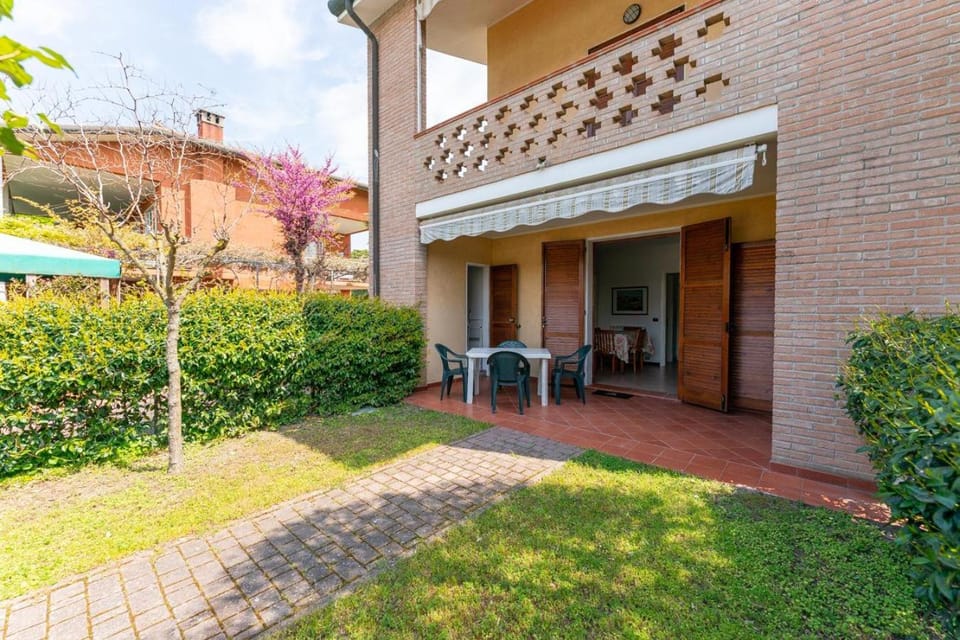 Villa Verga abitazione al piano terra con giardino House in Emilia-Romagna