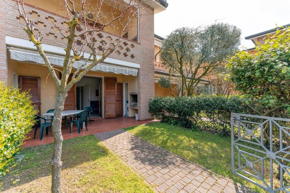 Villa Verga abitazione al piano terra con giardino House in Emilia-Romagna