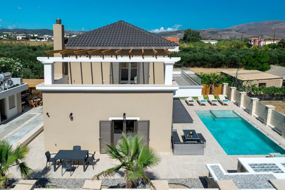 Property building, Pool view